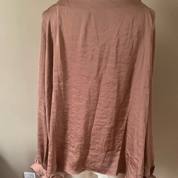 Top - Picture 2 of 3